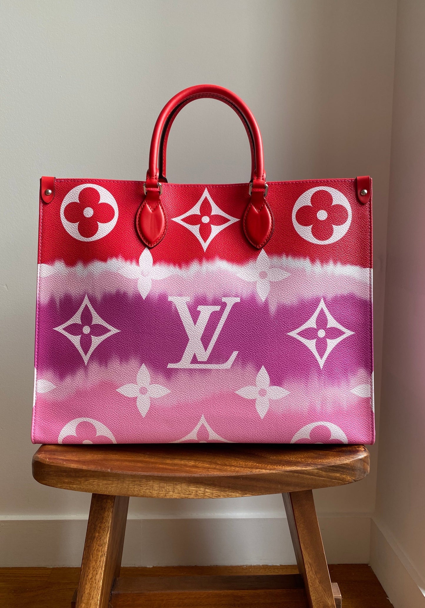 Louis Vuitton Onthego LV Escale Rouge M45121
