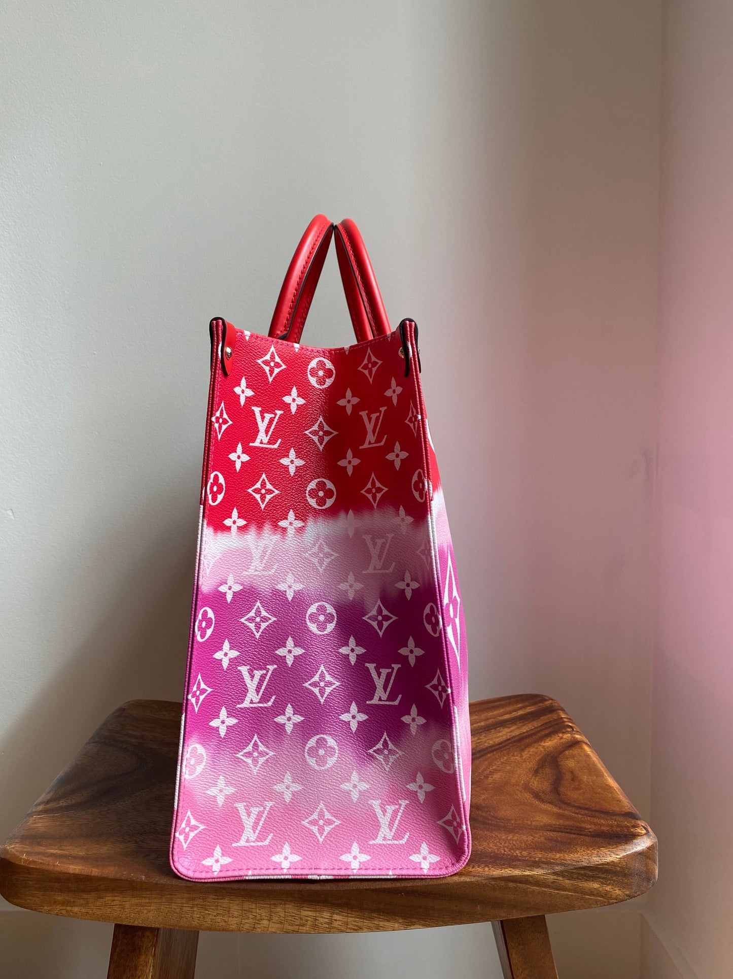 Louis Vuitton Onthego LV Escale Rouge M45121