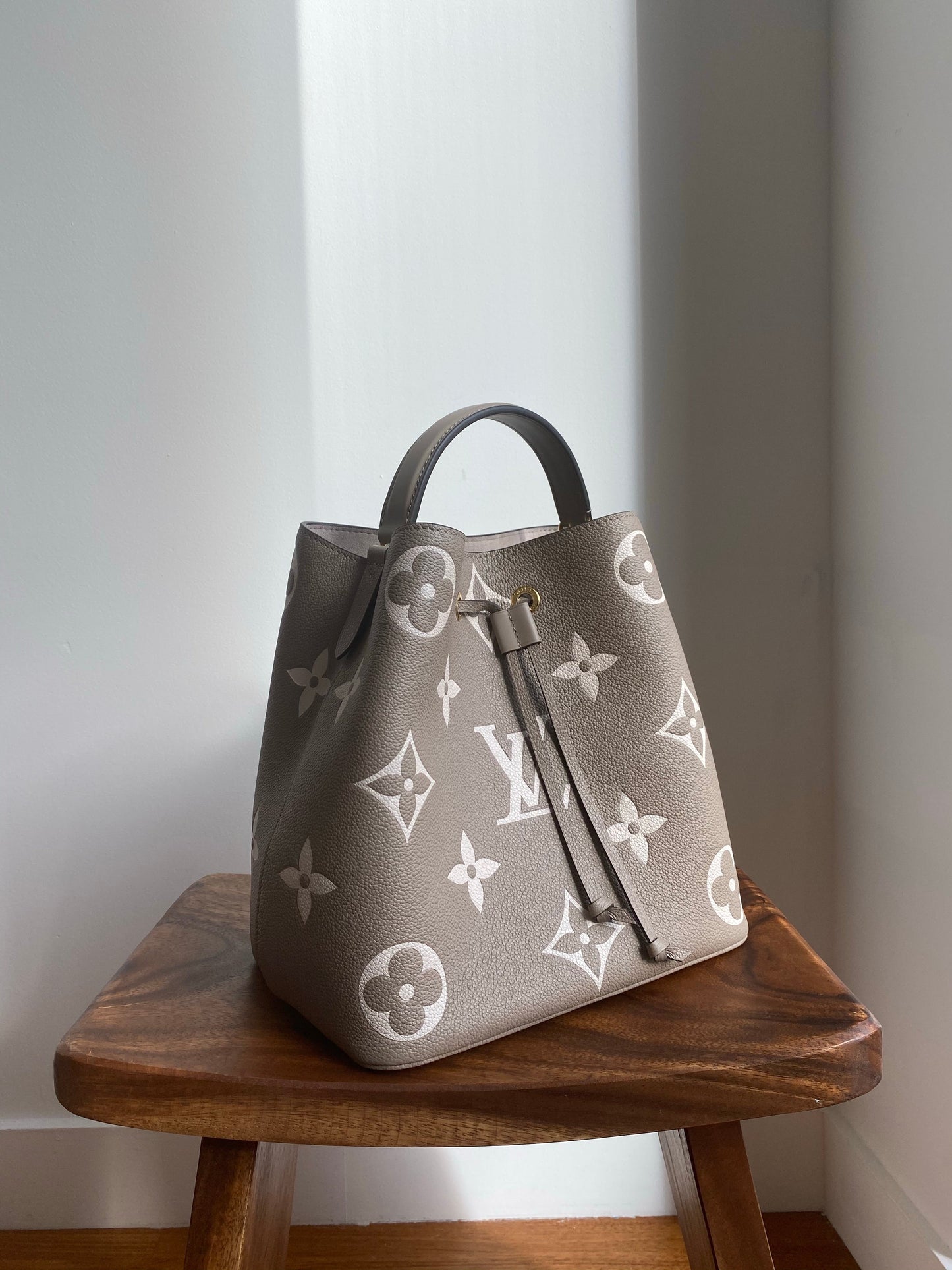 Louis Vuitton Turtledove NeoNoe MM M45555