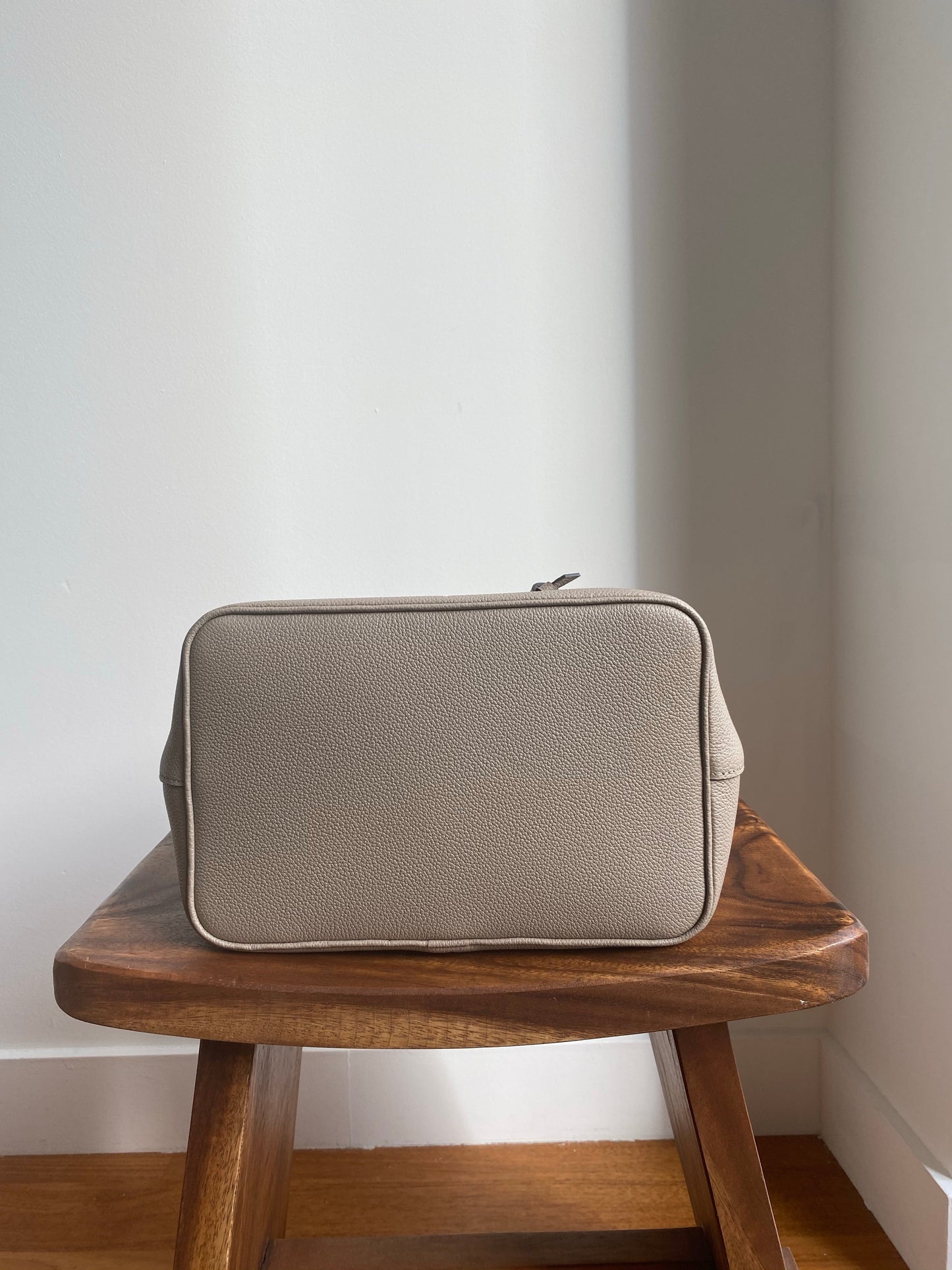 Louis Vuitton Turtledove NeoNoe MM M45555