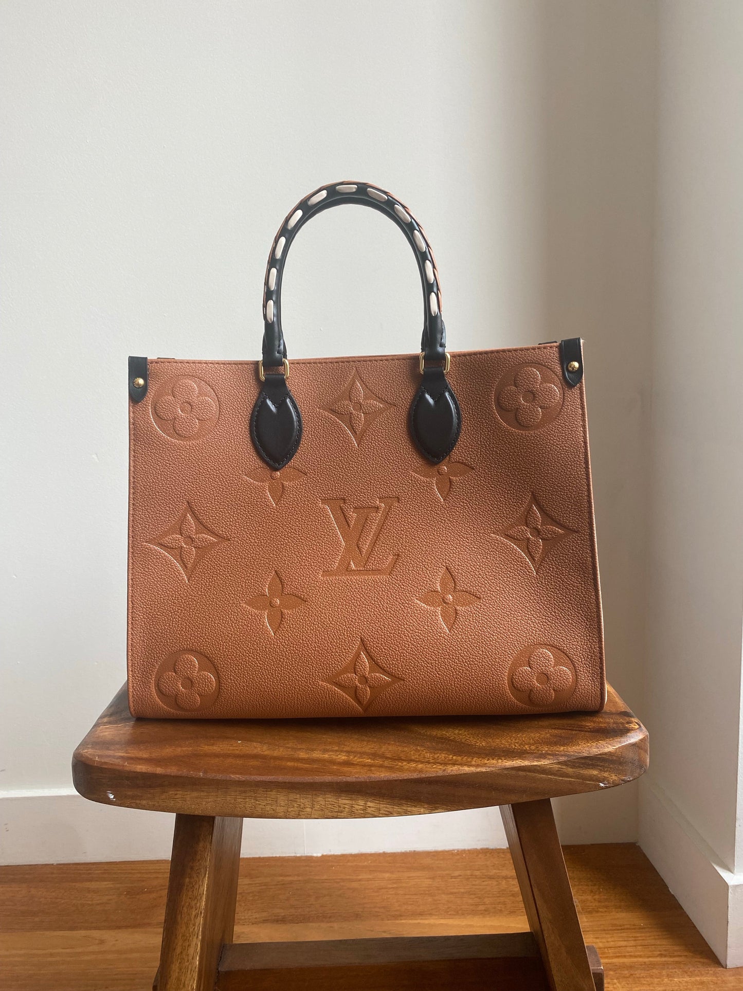 Louis Vuitton Wild at Heart OnTheGo MM M58521